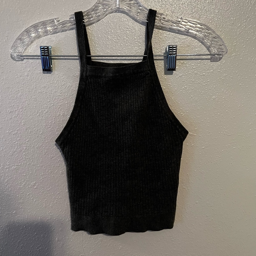 Cropped sweater tank